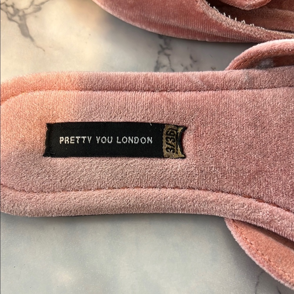 Cozy Pink Pom-Pom Slippers B04 - Picture 2 of 3